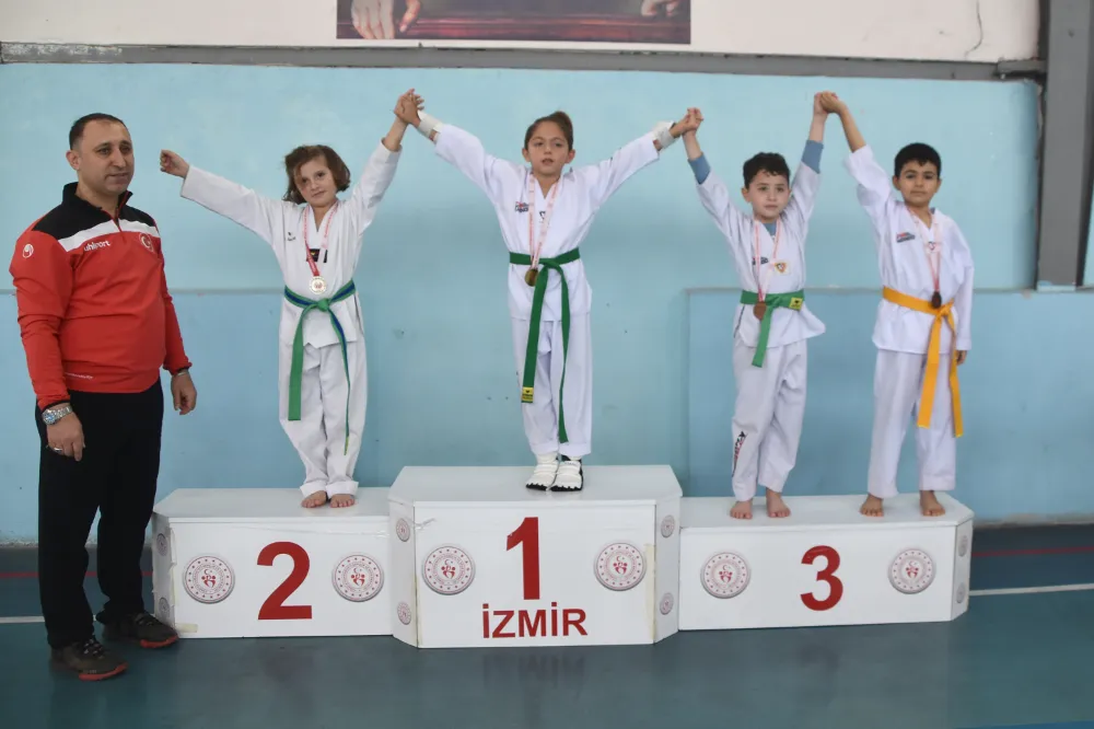 FOÇALI TAEKWONDOCULAR YILSONU ETKİNLİKLERİNDE BULUŞTU