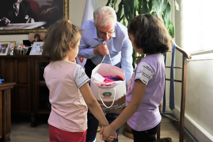 Ödemiş Belediyesi’nden Öğrencilere Kırtasiye Desteği