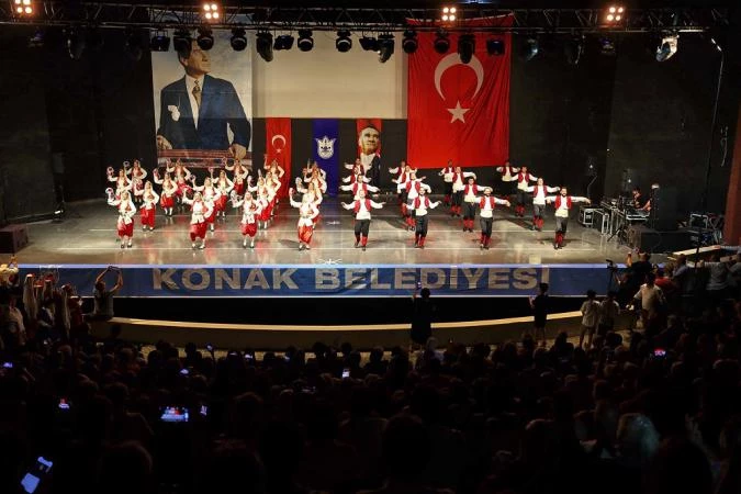 Konak’ta 7’den 77’ye Halk Oyunları Şenliği
