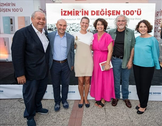 İzmir’in 100 yıllık külliyatı kitaplaştırıldı