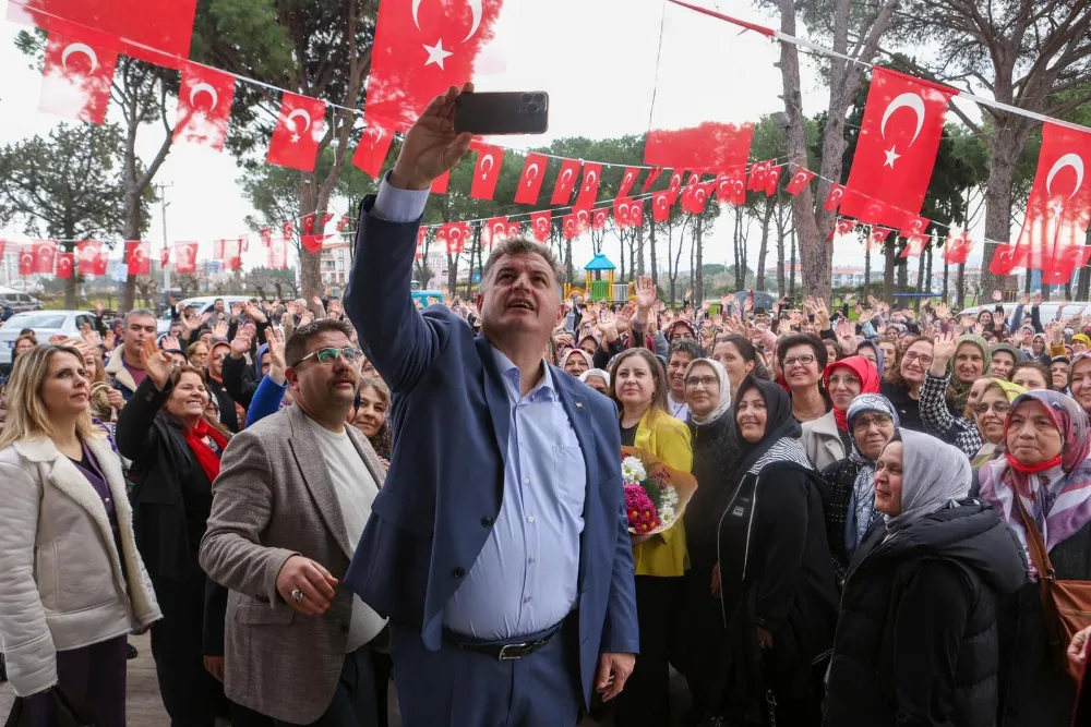 SADIK DOĞRUER BERGAMALI KADINLAR İLE KAHVALTIDA BULUŞTU